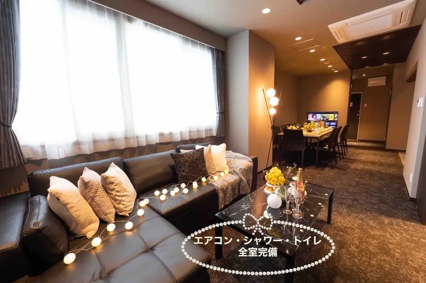 Miki's apartment. All rooms are fully air conditioned. 2 minutes from the subway station. [All rooms are air conditioned & 120 m²] 3 bedrooms total. - Image 1