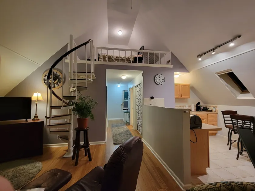 Garden View, 1 Bedroom and a Loft. - Image 1