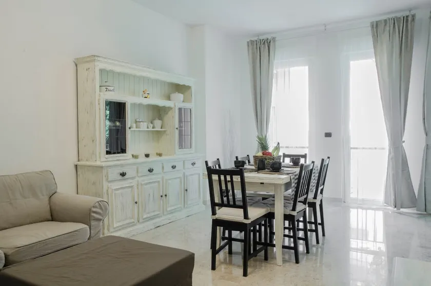 Anna's house - Image 1