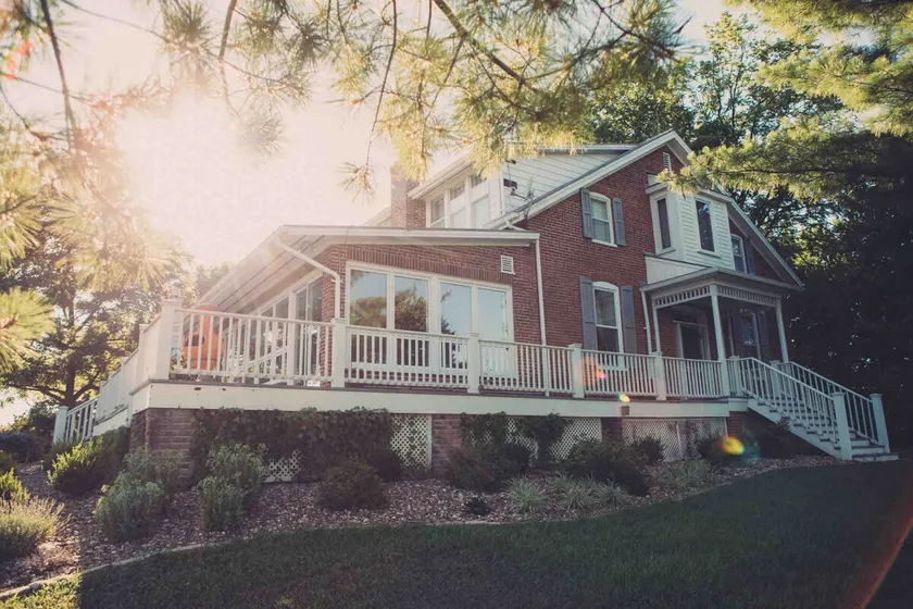 Honey Ridge Hideaway- Historic Home with Vineyard - Image 1