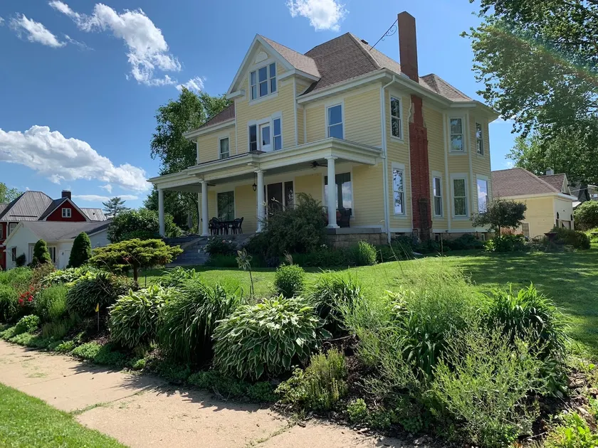 Historical Hazen House - Image 1