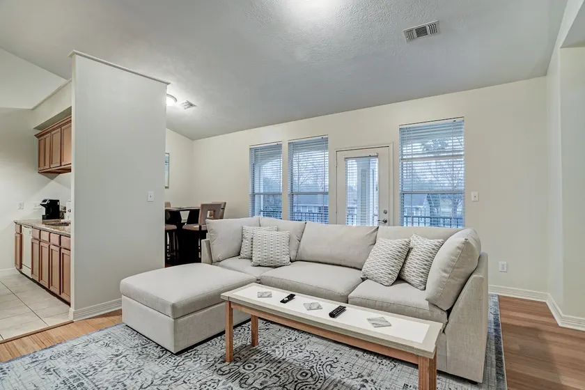 Kemah, TX 2nd floor condo. Restaurants , boardwalk - Image 1