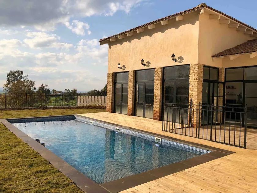 Lavender Villa, heated pool, 4 bedrooms - Image 1