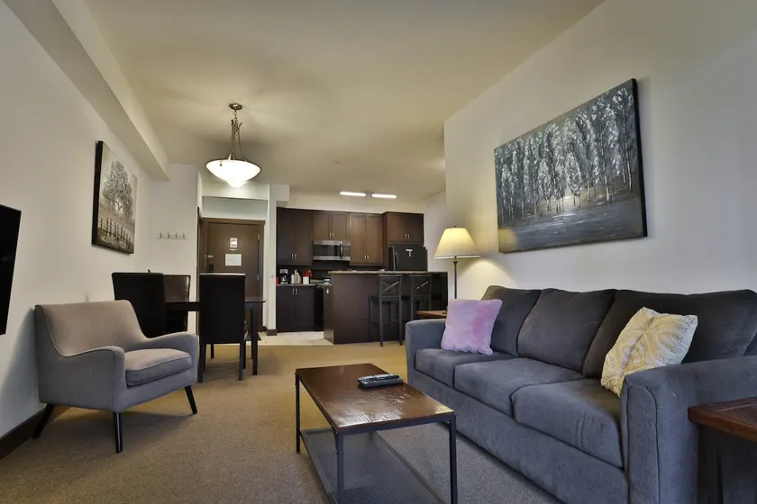 Hot Tub & Gym / Pool / Ground-Floor Condo - Image 1