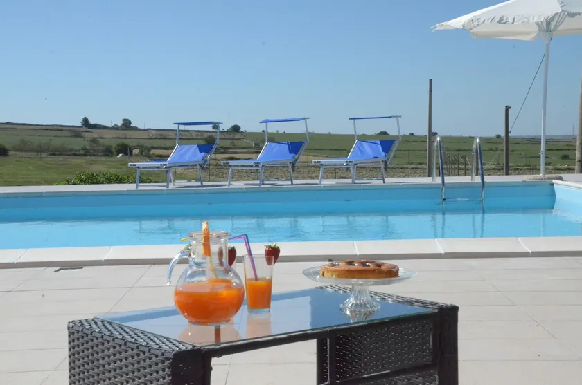 Iblean countryside vacation with pool - Image 1