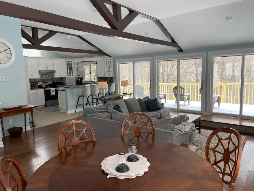 Dog Friendly Ski House with Hot Tub - Image 1