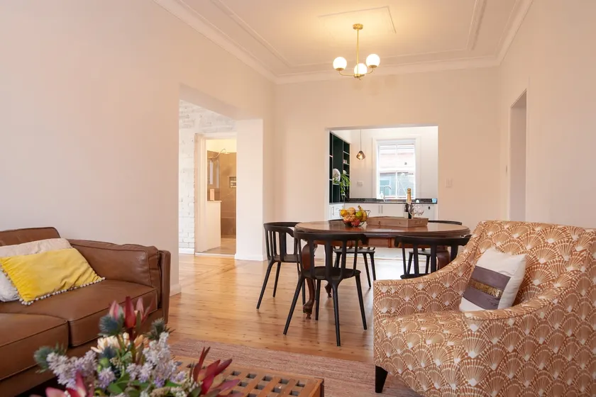 Central Mudgee- renovated 3 bedroom house - Image 1