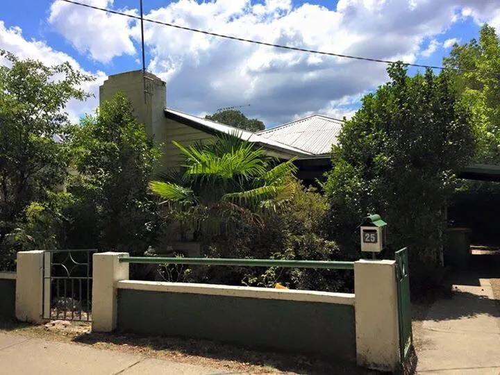 Lochwood Cottage centrally located in Beechworth - Image 1