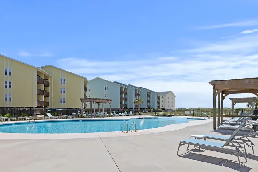Beach Therapy-Surf Condos, W/Pool & Beach Access - Image 1