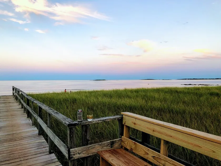 2 BR Apt at Kinney Shores w/ private beach access - Image 1
