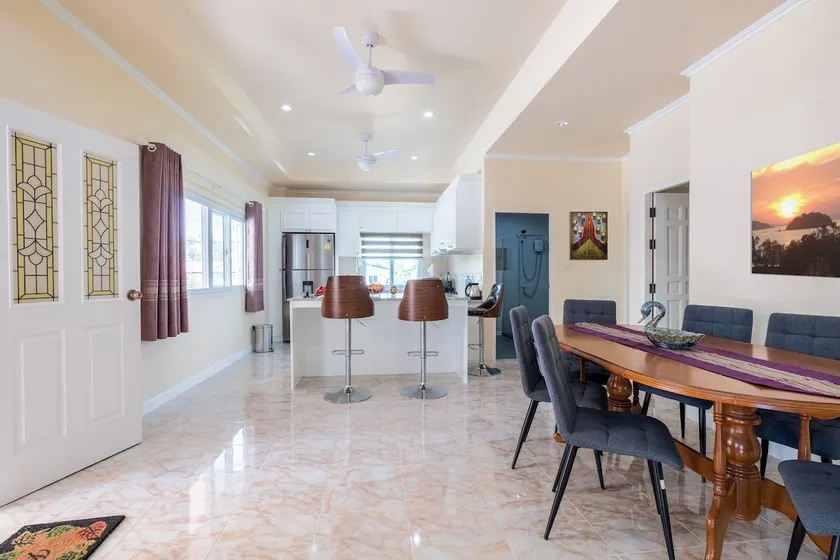 Nanthida's Guest house by the sea - Image 1