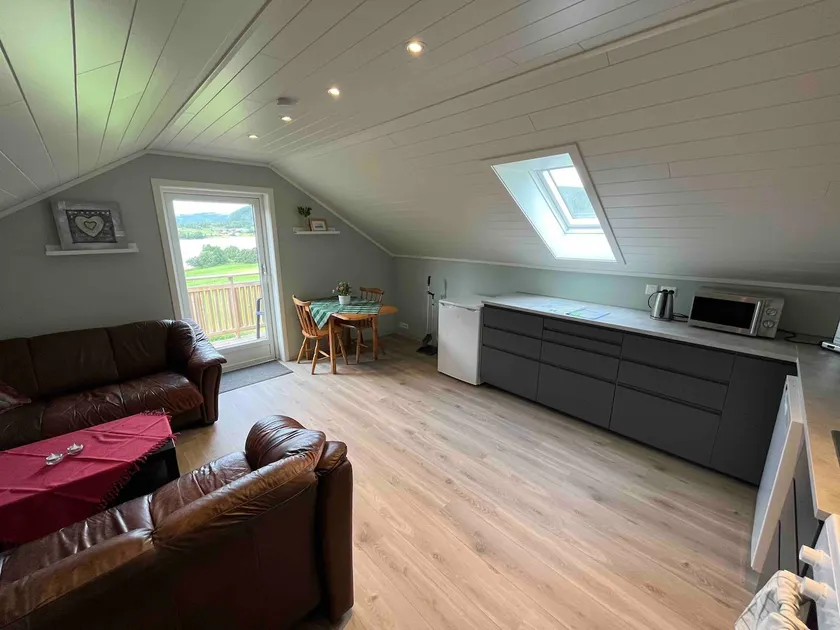 Practical and cozy loft apartment with good views - Image 1