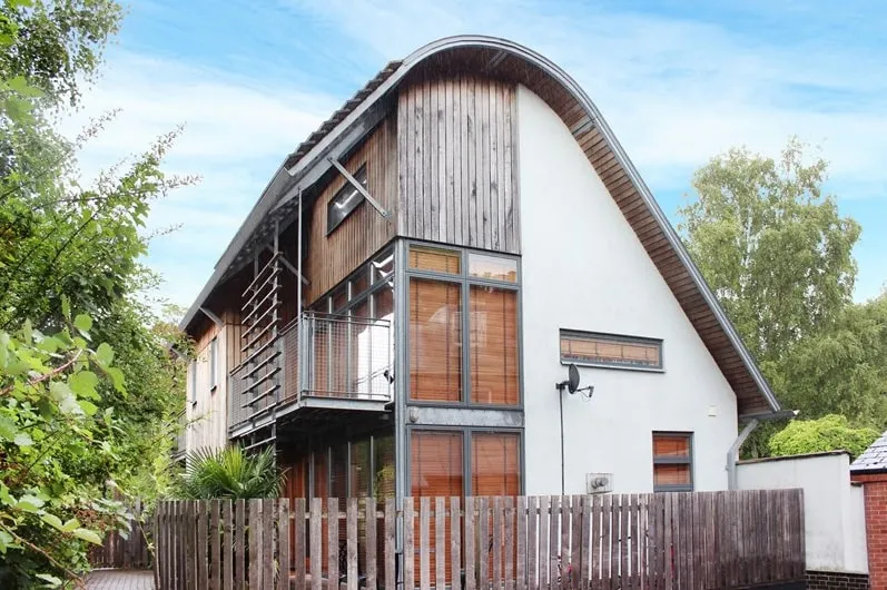 South House propose un hébergement indépendant de grand confort pouvant accueillir jusqu'à 6 personnes, - Image 1