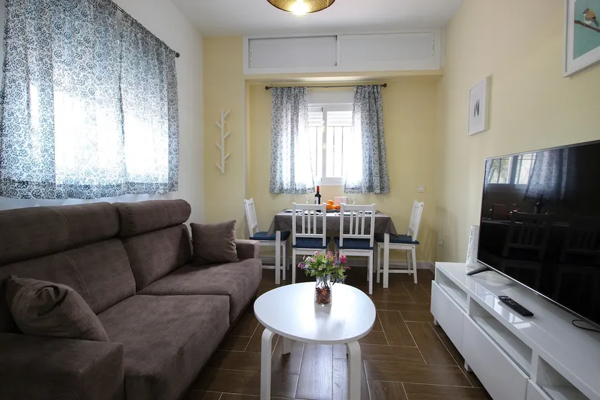 PA-B. 1 bedroom. Beach. Free garage. - Image 1