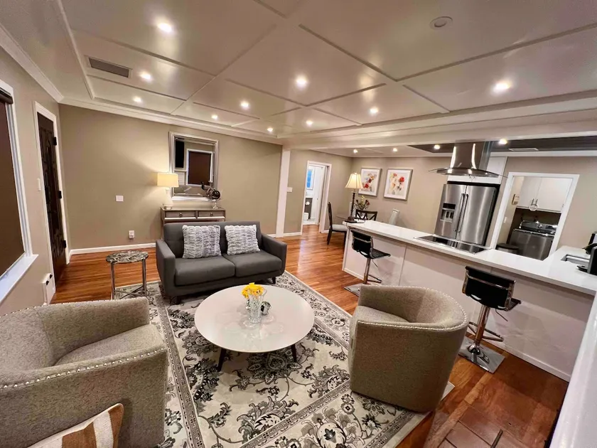 Media District Burbank: 2BR Gem. - Image 1