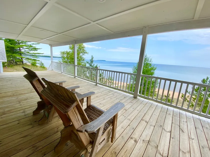 Heaven on earth! Sand beach of Lk Superior awaits! - Image 1