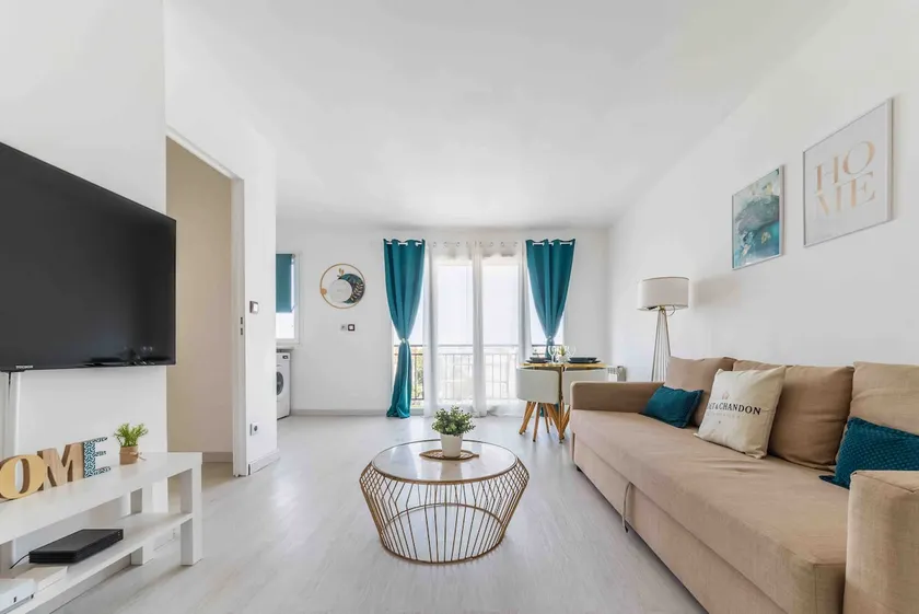 Elegance Home - Visit Paris - Private Parking - CDG - Image 1