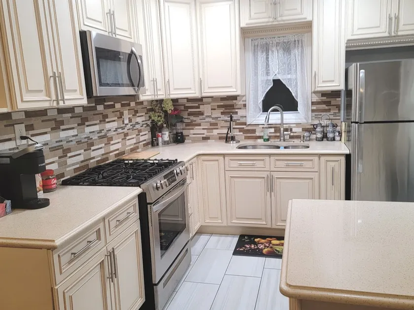 Freshly Remodeled 2 Bedrooms in Valley Stream - Image 1