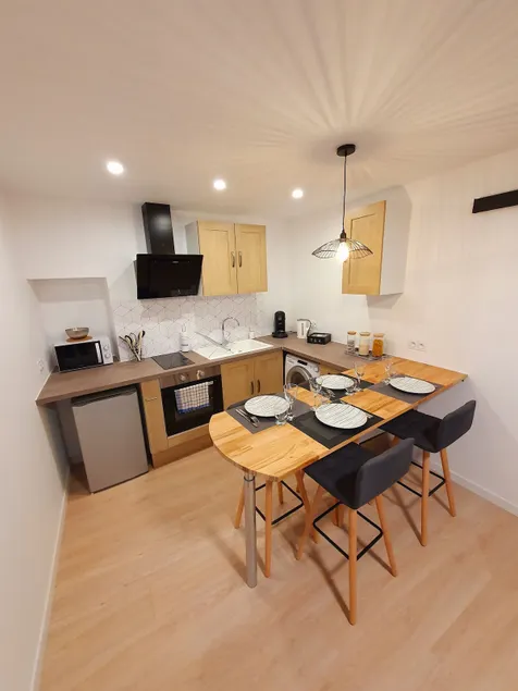 Renovated, equipped and warm apartment - Image 1