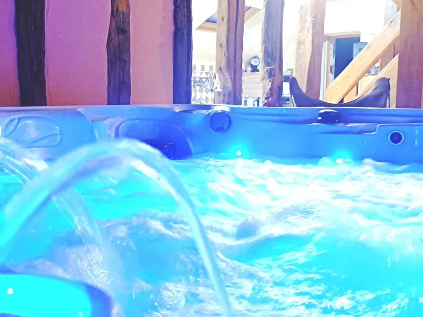Villa Spa's, Sauna, Arcade, Games, Shared Pool - Image 1