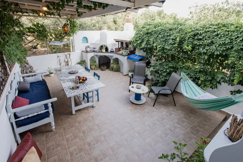 "Seashell " Maisonette with Private Yard - Image 1