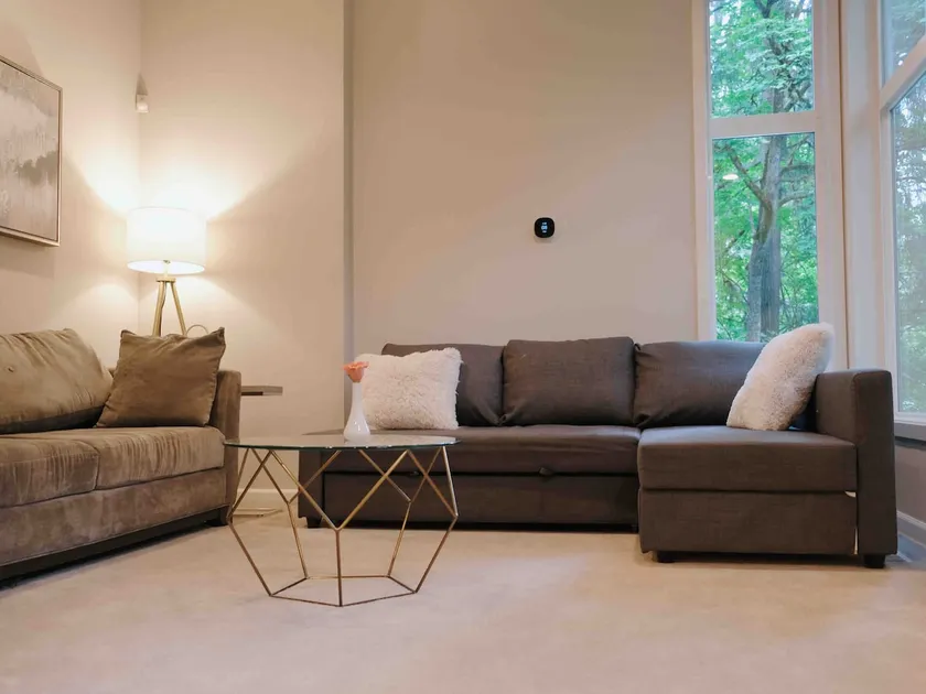 Entire 1b1b Mercer Island apartment - Image 1