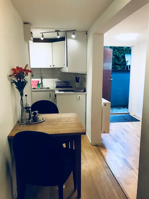 Central 2 room apartment close to everything! - Image 1