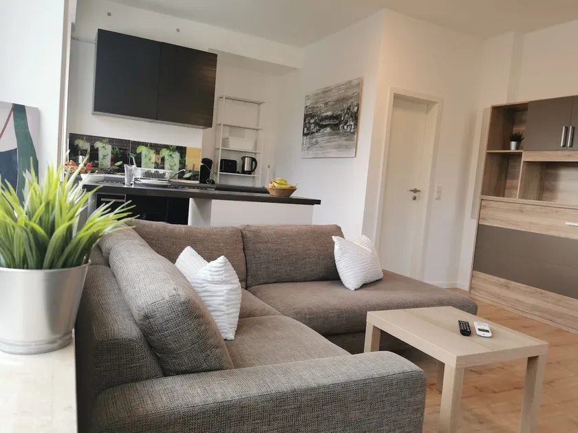 Bright single apartment incl. parking - Image 1