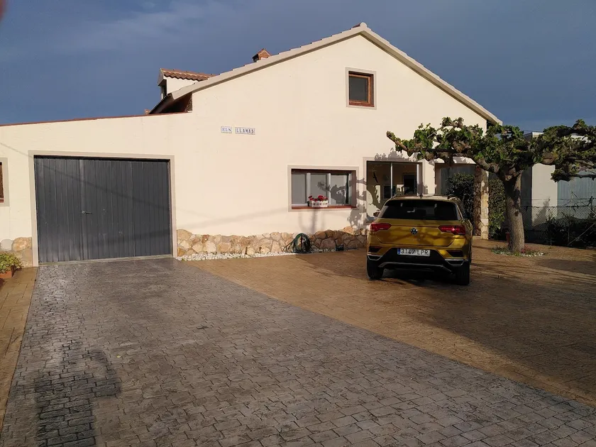 Casa Llamas - Image 1