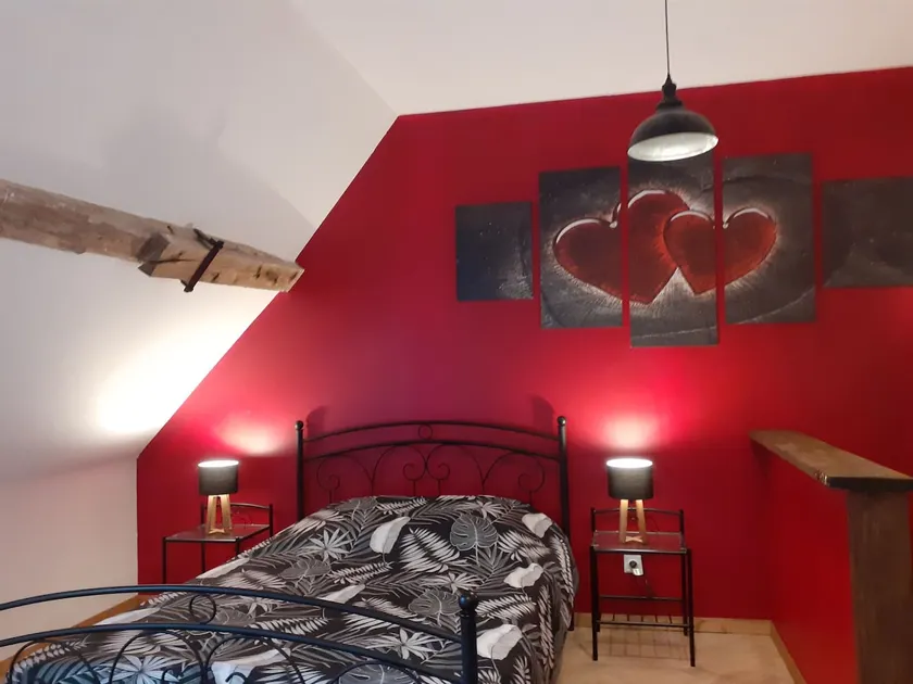 atypical and relaxing studio - Image 1