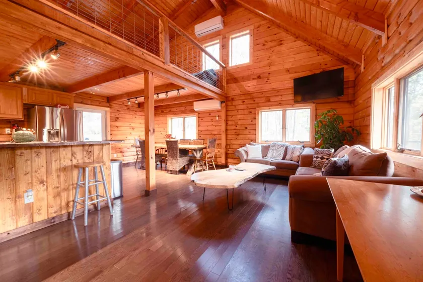Saugerties Log Home W/ Game Room - Image 1