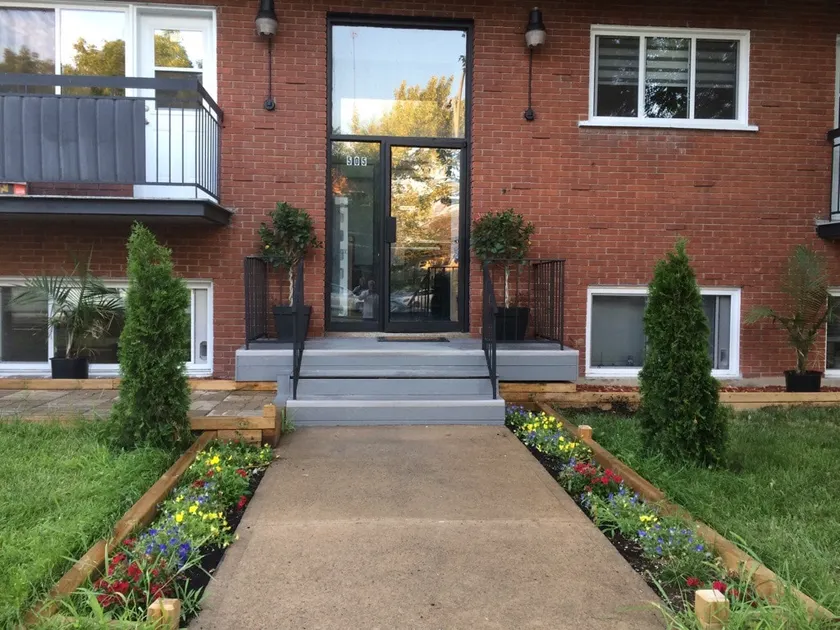 2 rooms Renovated fully furnished close to subway - Image 1