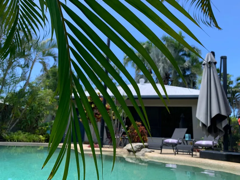 Beach House Hideaway, POOL FRONT, walk to beach! - Image 1