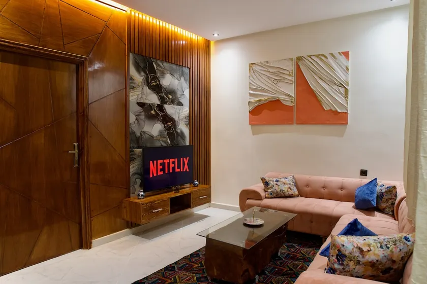 2 bedroom apartment, Air conditioning, Netflix & WiFi - Image 1