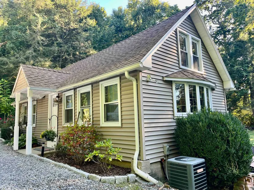 New England Charm! - Image 1