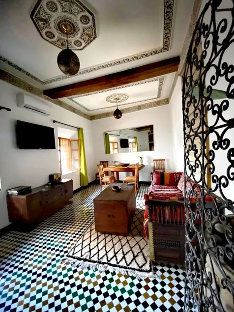 Khmissa apartment with breakfast, 94 Mbit/s - Image 1