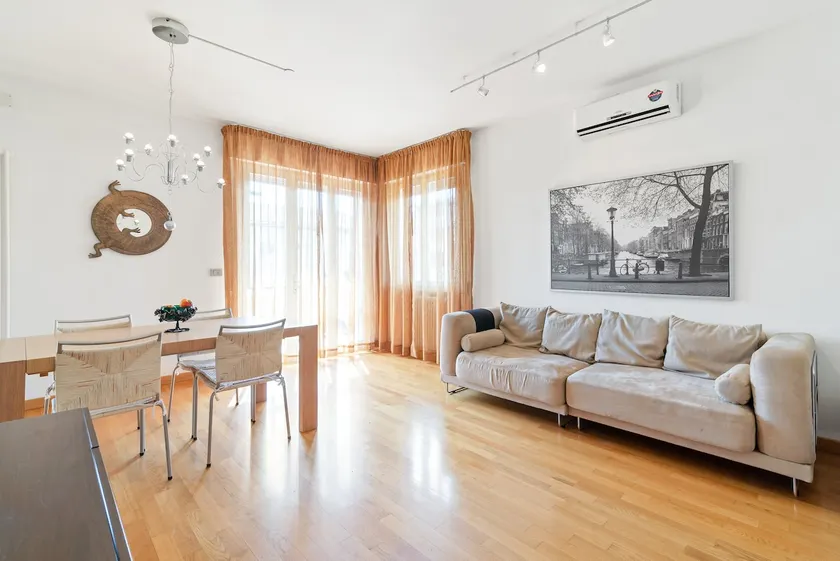 GuestHost - Peaceful apartment x5 with parking - Image 1