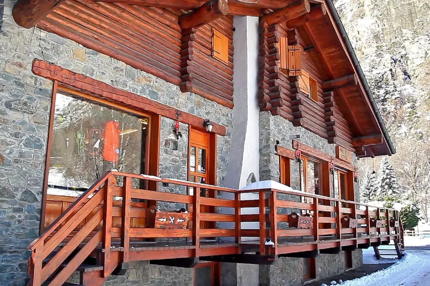 Belvilla by OYO Chalet Antey Quadri B - Image 1