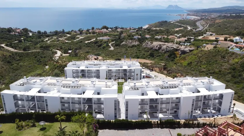Newly built apartment with panoramic sea views - Image 1