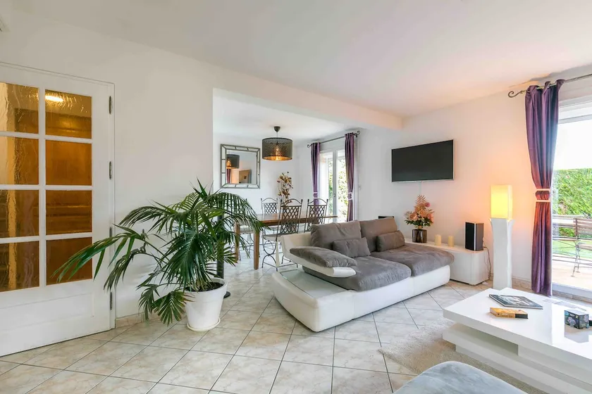 Charming air-conditioned house with garden 5 minutes from Dijon - Image 1