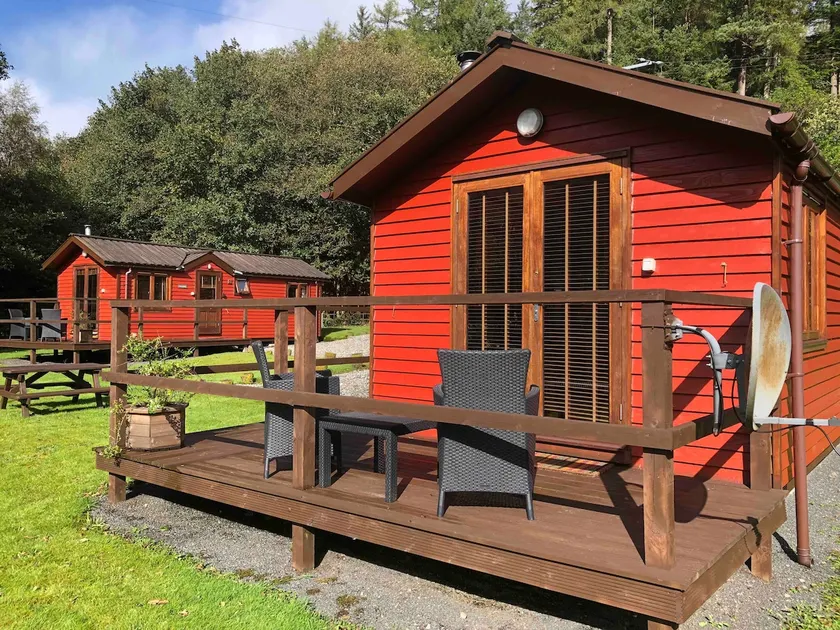 Romantic Riverside Lodge in National Park - Image 1
