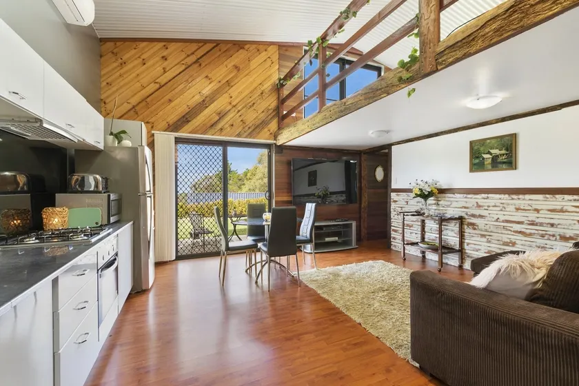Evergreen Lodge & Pool - Image 1