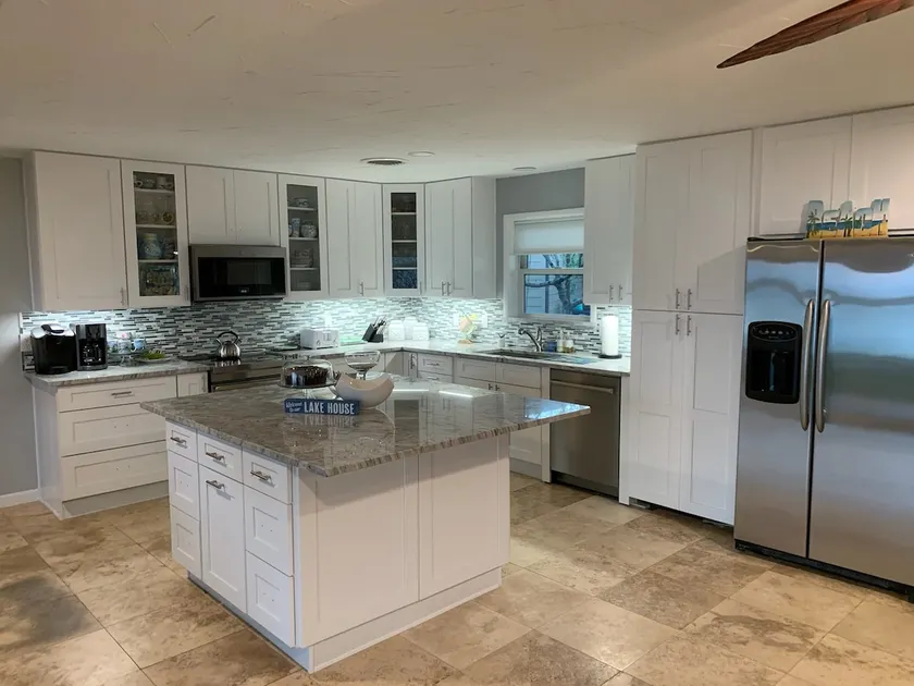 THE LAKE HOUSE AT KNOB HILL - Image 1