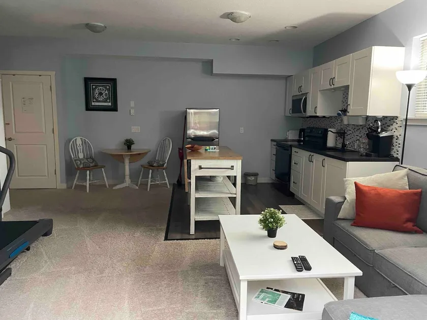 Birchview Guest suite with (seasonal) pool - Image 1