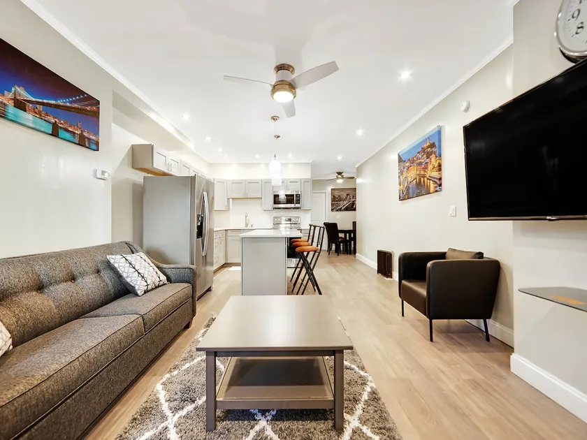 Classic & Comfortable Stay in Brooklyn: - Image 1