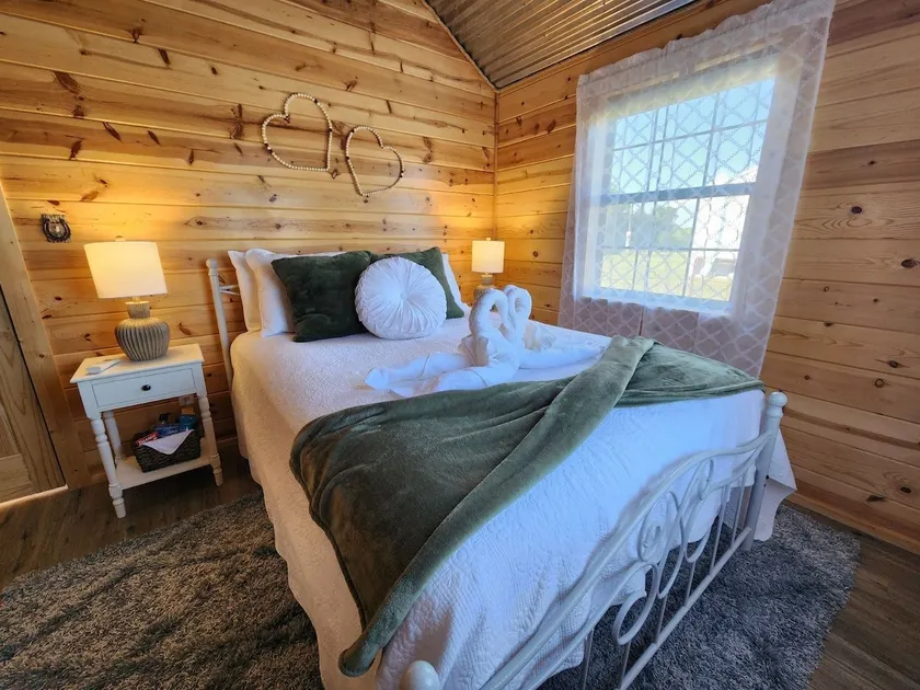 Cute 2 bedroom cabin - Image 1