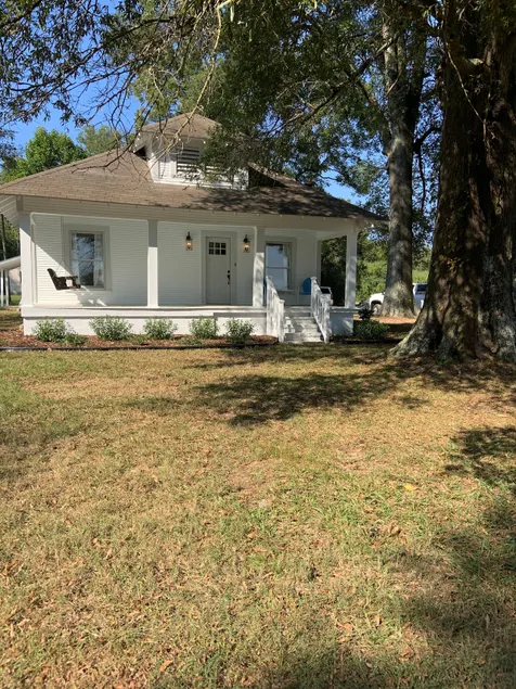 McCrary Country Cottage - Image 1