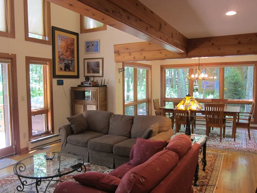 Cozy Mountain Home Nestled in Nature! - Image 1