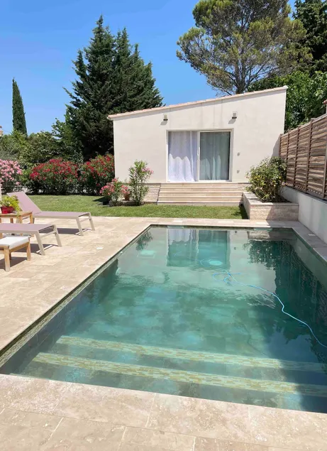 Independent air-conditioned studio with pool - Image 1