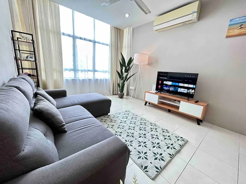 Cozy house with 2 Parking in Bandar Kinrara - Image 1